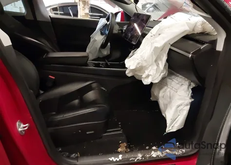 2020 Tesla Model Y Long Range Dual Motor All-Wheel Drive z USA, uszkodzony, nr VIN 5YJYGDEE7LF053326